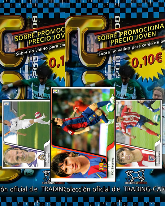 Collage of soccer trading cards with promotional text in Spanish.